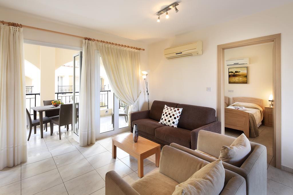 Adamou Gardens Apartment Пафос Екстериор снимка