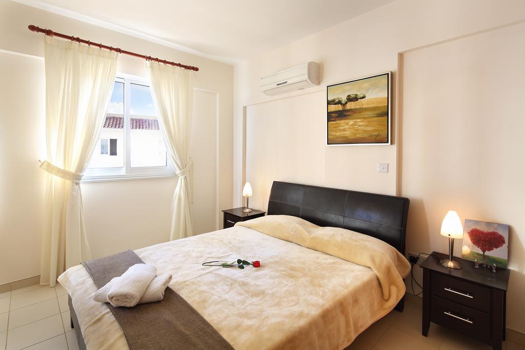 Adamou Gardens Apartment Пафос Екстериор снимка