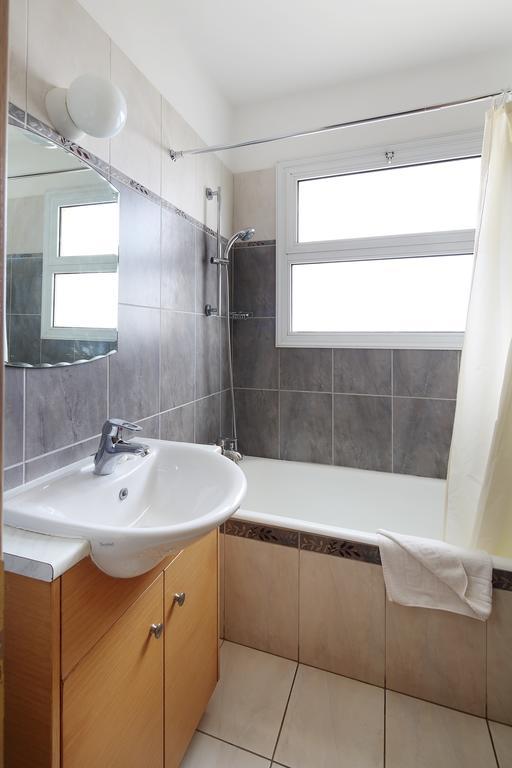 Adamou Gardens Apartment Пафос Екстериор снимка