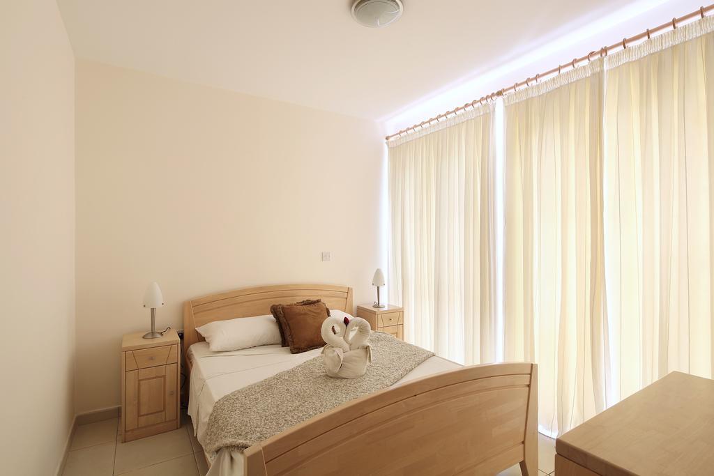 Adamou Gardens Apartment Пафос Екстериор снимка