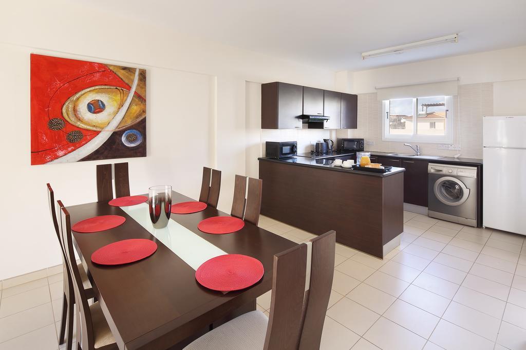 Adamou Gardens Apartment Пафос Екстериор снимка