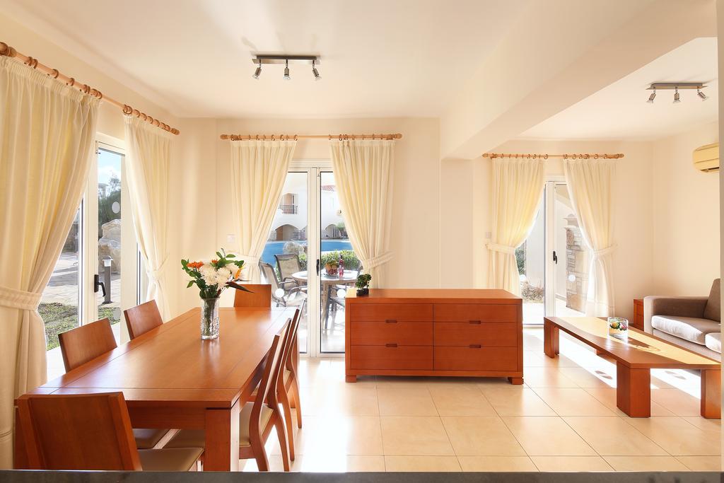 Adamou Gardens Apartment Пафос Екстериор снимка